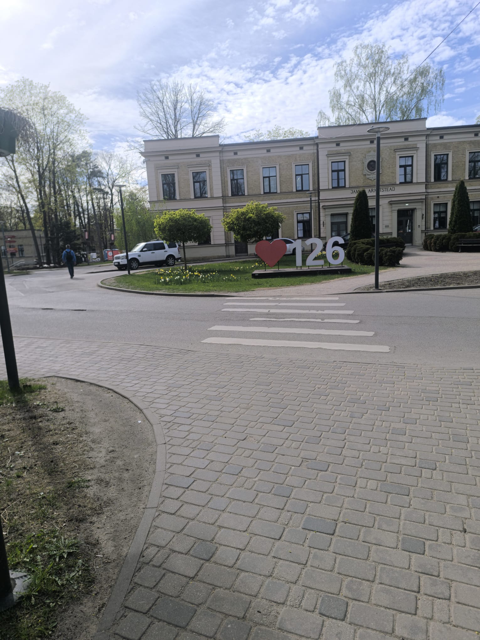 Torņakalns — James Armistead iela ar zīmi ❤126
